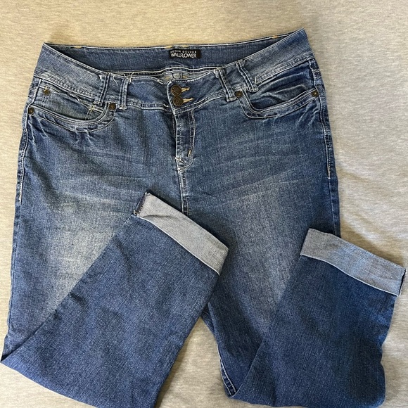 Wallflower Blue cuffed capris Jeans - Picture 2 of 6